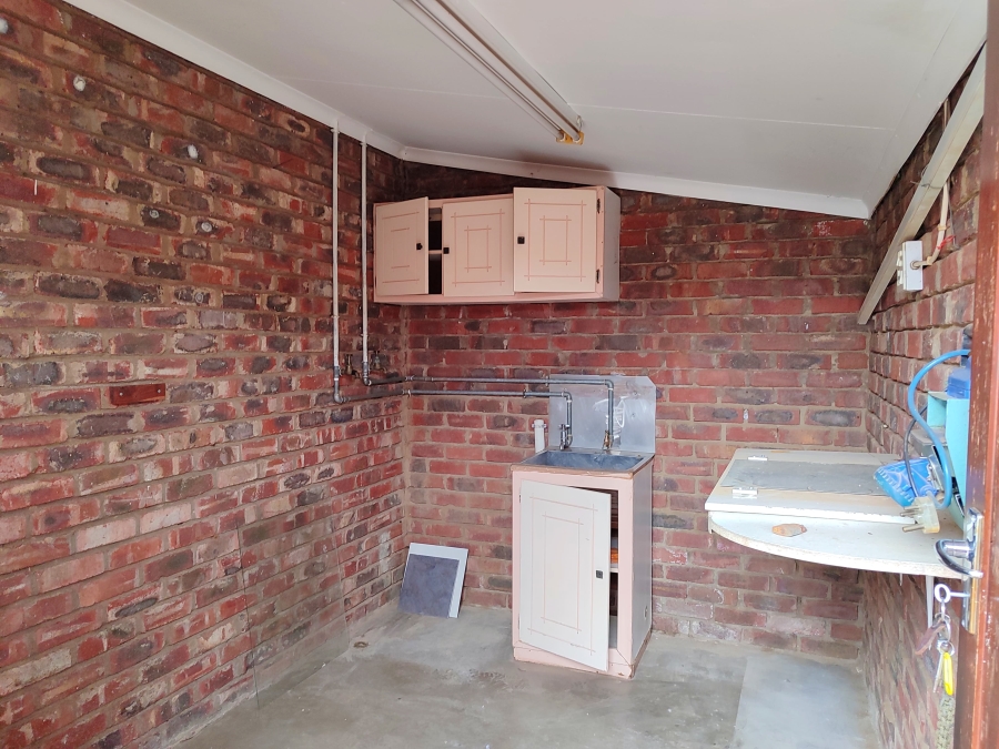 2 Bedroom Property for Sale in Roosheuwel North West